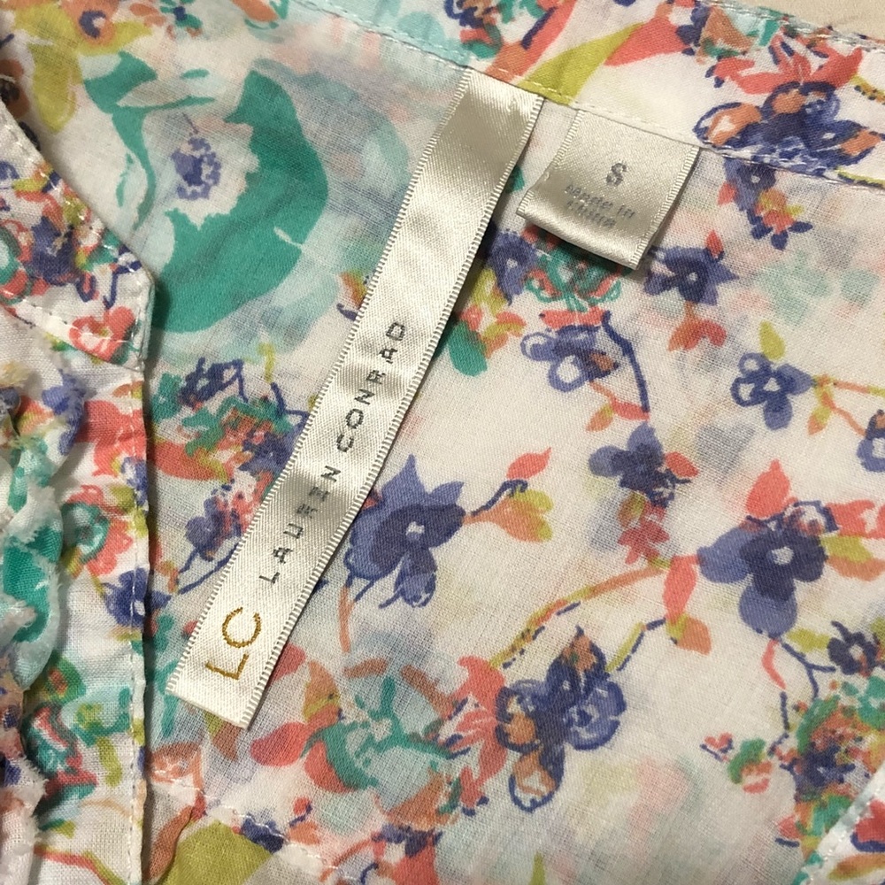 Lauren Conrad Floral Roll Tab Blouse - Picture 7 of 8